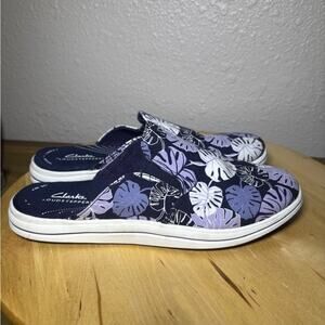 Clarks Cloudsteppers Canvas Slip-on Mules Breeze Shore Blue Floral size 8.5 M